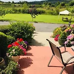 Hillcrest Bed & Breakfast