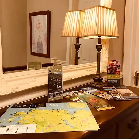 Hillcrest Отель типа 