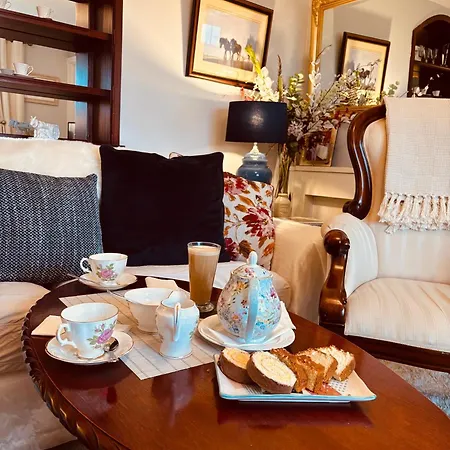 Hillcrest Boyhollagh