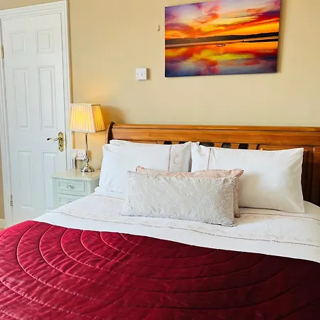 Hillcrest * Boyhollagh