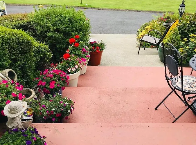 Hillcrest Boyhollagh