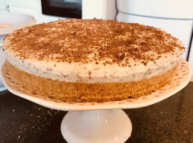 Hillcrest * Boyhollagh