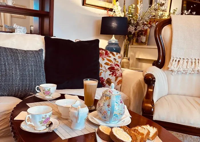 Hillcrest Boyhollagh